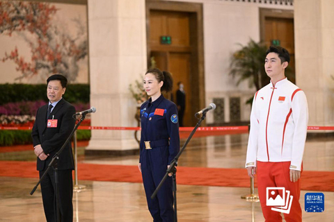二十大首场“党代表通道”采访活动举行 航天员王亚平、运动员武大靖等答记者问